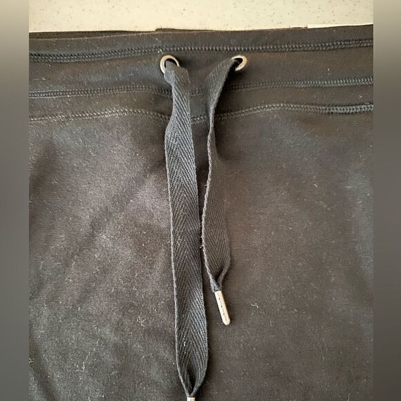 Gaiam black pull in skirt - Picture 3 of 10